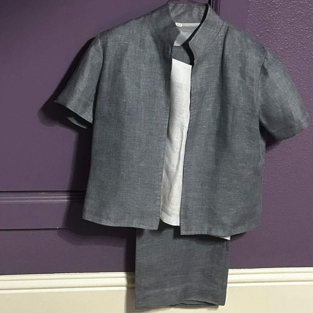 Angela Lozano Blue Linen 3-Piece Pantsuit (Jacket, Blouse, Pants) Size?